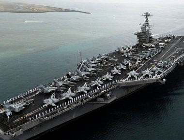 Ενταση: Η Κίνα αναπτύσσει μεγάλες δυνάμεις απέναντι σε αντιτορπιλικό των ΗΠΑ που πλησίασε σε τεχνητό νησί της! (βίντεο)